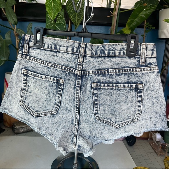 Forever 21 Black Jean Shorts High-Waisted Distressed - Picture 5 of 7